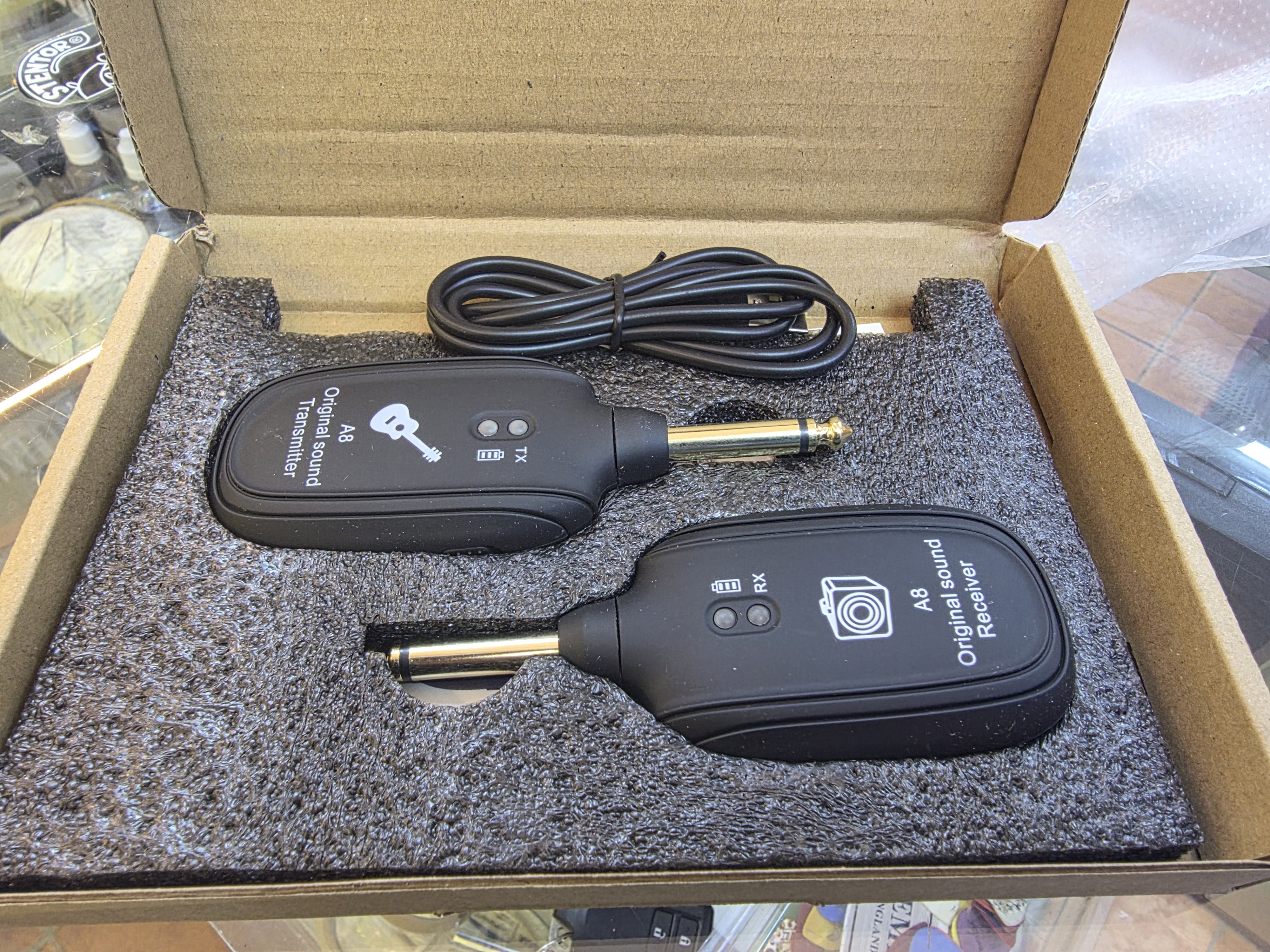 A8 Wireless Guitar Transmitter & Receiver